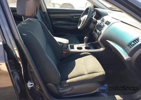 2015 Nissan Altima 2.5 S z USA, uszkodzony, nr VIN 1N4AL3AP2FC473355